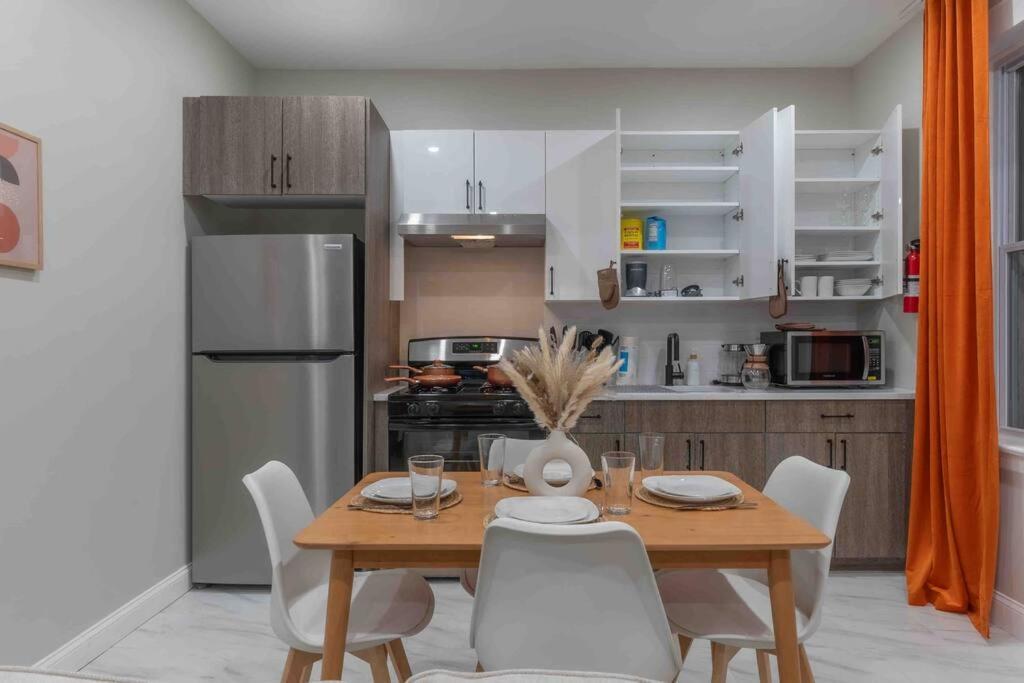 ニューアークPumpkin Premise By Airport, 5 Beds, Sleeps 8, Book 7 Days, Get 20 Percent Offアパートメント エクステリア 写真
